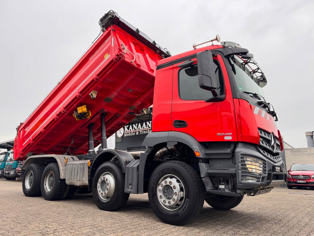 Mercedes-Benz 3246 K Actros 8x4 Meiller Bordmatik - Billenőplatós teherautó: 1 kép. Mercedes-Benz 3246 K Actros 8x4 Meiller Bordmatik - Billenőplatós teherautó: 1 kép.