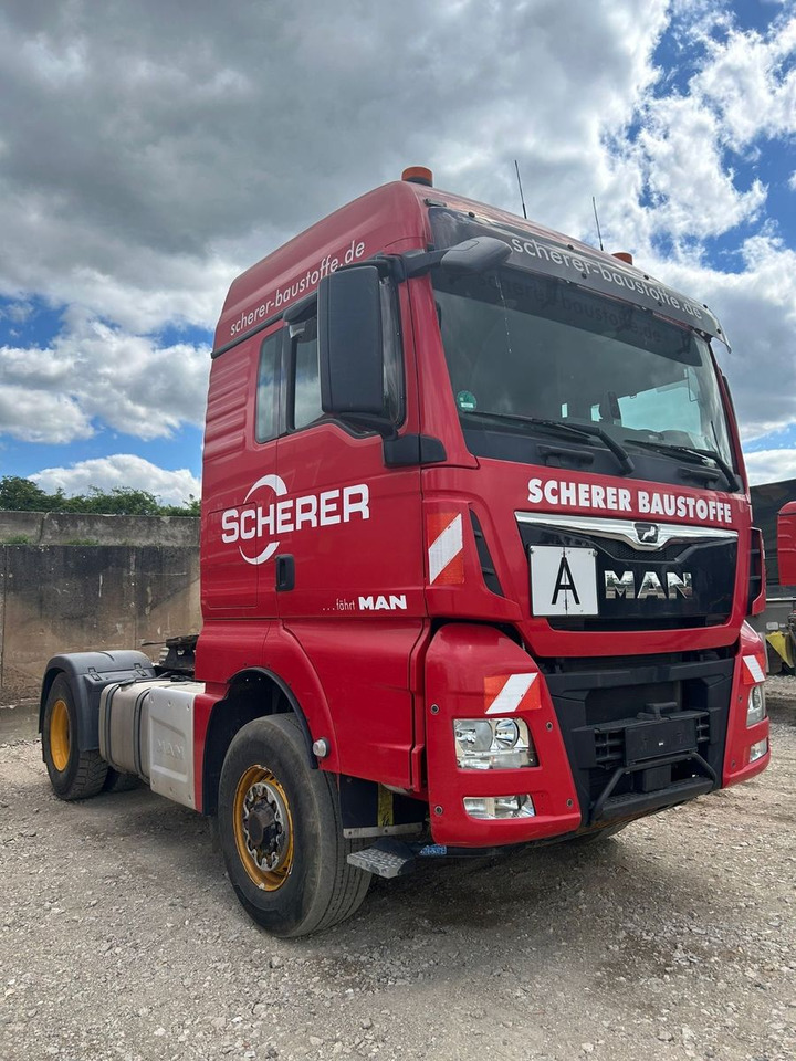 MAN TGX 18.510 XLX 4x4H BLS Service/TÜV NEU TOP !! - Nyergesvontató: 1 kép. MAN TGX 18.510 XLX 4x4H BLS Service/TÜV NEU TOP !! - Nyergesvontató: 1 kép.