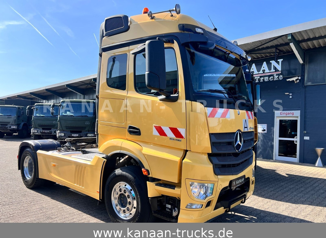 Mercedes-Benz 1846 LS Actros L StreamSpace Hydraulik - Nyergesvontató: 1 kép. Mercedes-Benz 1846 LS Actros L StreamSpace Hydraulik - Nyergesvontató: 1 kép.