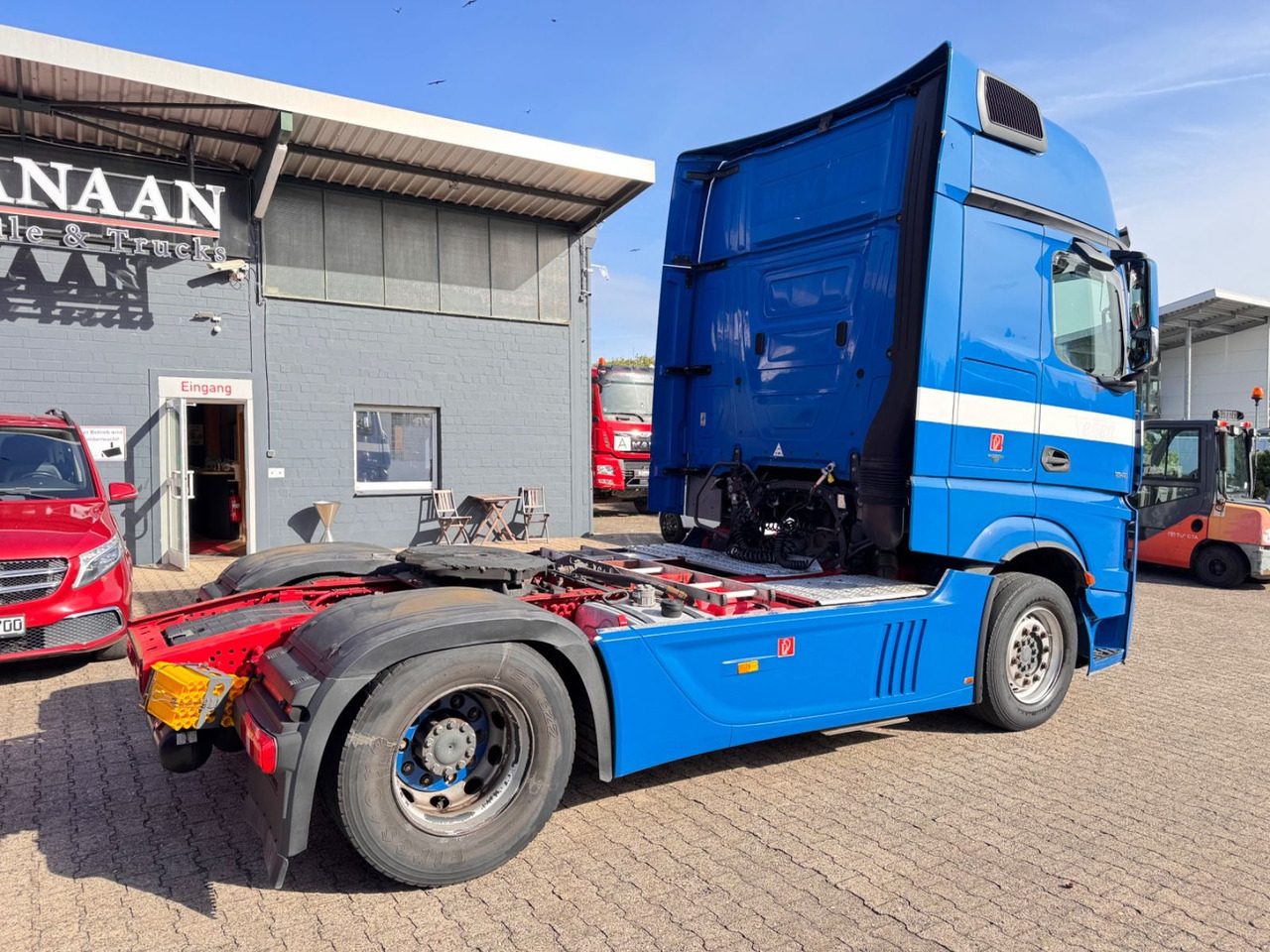 Mercedes-Benz 1848 LL Actros GIGA Hydra Walkingfloor/ Kipper - Nyergesvontató: 4 kép. Mercedes-Benz 1848 LL Actros GIGA Hydra Walkingfloor/ Kipper - Nyergesvontató: 4 kép.