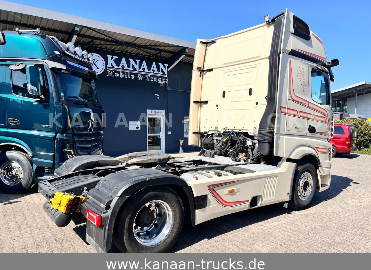 Mercedes-Benz 1848 LS Actros 5 GigaSpace - Nyergesvontató: 4 kép. Mercedes-Benz 1848 LS Actros 5 GigaSpace - Nyergesvontató: 4 kép.