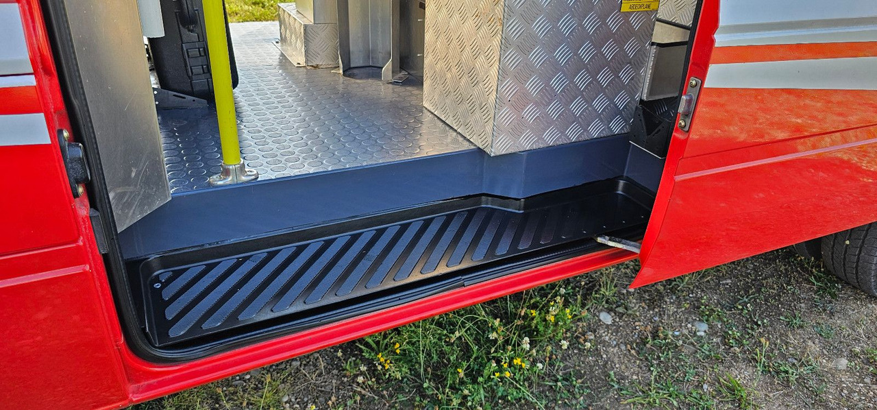 Mercedes-Benz Allrad Sprinter 416 Feuerwehr 4x4 VAN lízing Mercedes-Benz Allrad Sprinter 416 Feuerwehr 4x4 VAN: 15 kép.