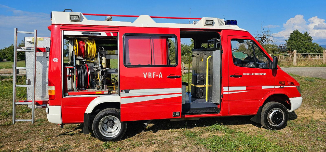 Mercedes-Benz Allrad Sprinter 416 Feuerwehr 4x4 VAN lízing Mercedes-Benz Allrad Sprinter 416 Feuerwehr 4x4 VAN: 12 kép.