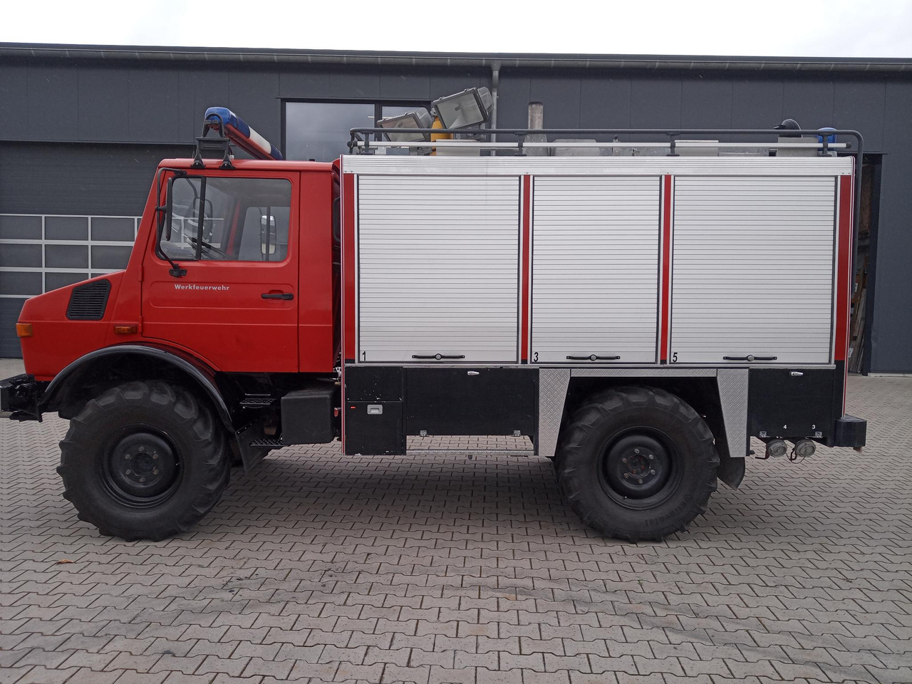 Mercedes Benz Unimog U1300L Unimog Firetruck lízing Mercedes Benz Unimog U1300L Unimog Firetruck: 6 kép.