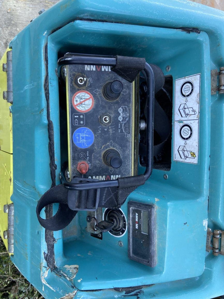 Ammann Rammax 1575 (1324) - Talajtömörítő: 4 kép. Ammann Rammax 1575 (1324) - Talajtömörítő: 4 kép.