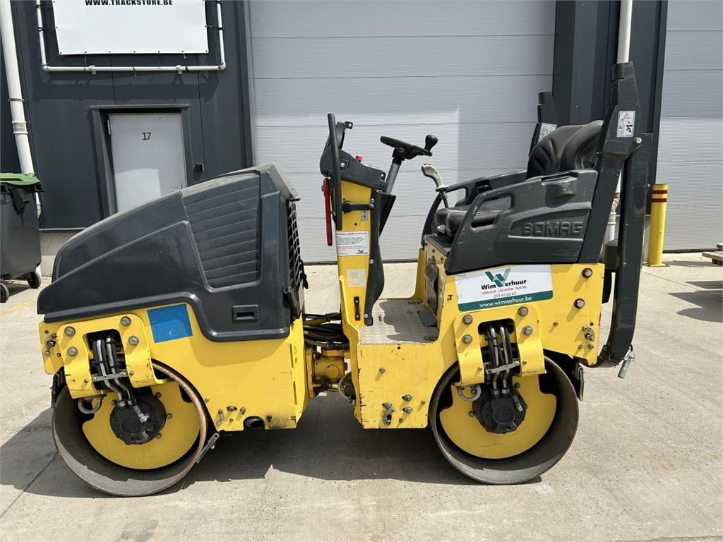 Bomag BW80AD-5 (4605) - Talajtömörítő: 2 kép. Bomag BW80AD-5 (4605) - Talajtömörítő: 2 kép.
