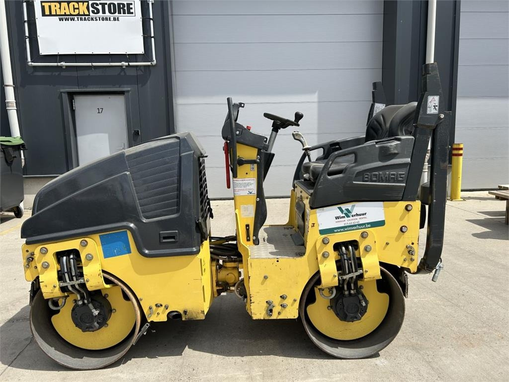 Bomag BW80AD-5 (4605) - Talajtömörítő: 1 kép. Bomag BW80AD-5 (4605) - Talajtömörítő: 1 kép.