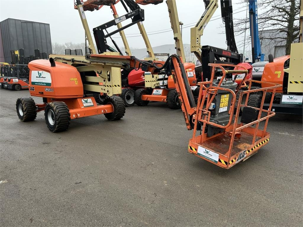 JLG 520AJ (2633)  - Személyemelő: 4 kép. JLG 520AJ (2633)  - Személyemelő: 4 kép.