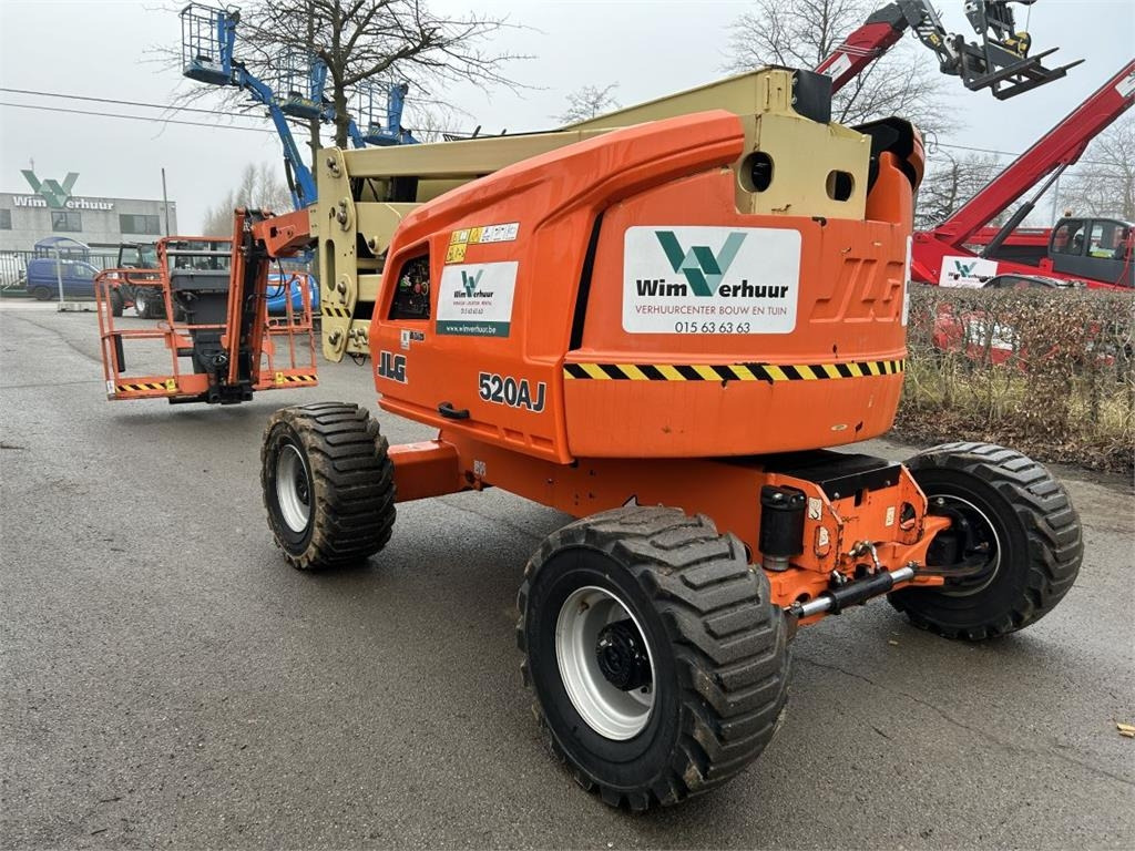 JLG 520AJ (2633)  - Személyemelő: 1 kép. JLG 520AJ (2633)  - Személyemelő: 1 kép.