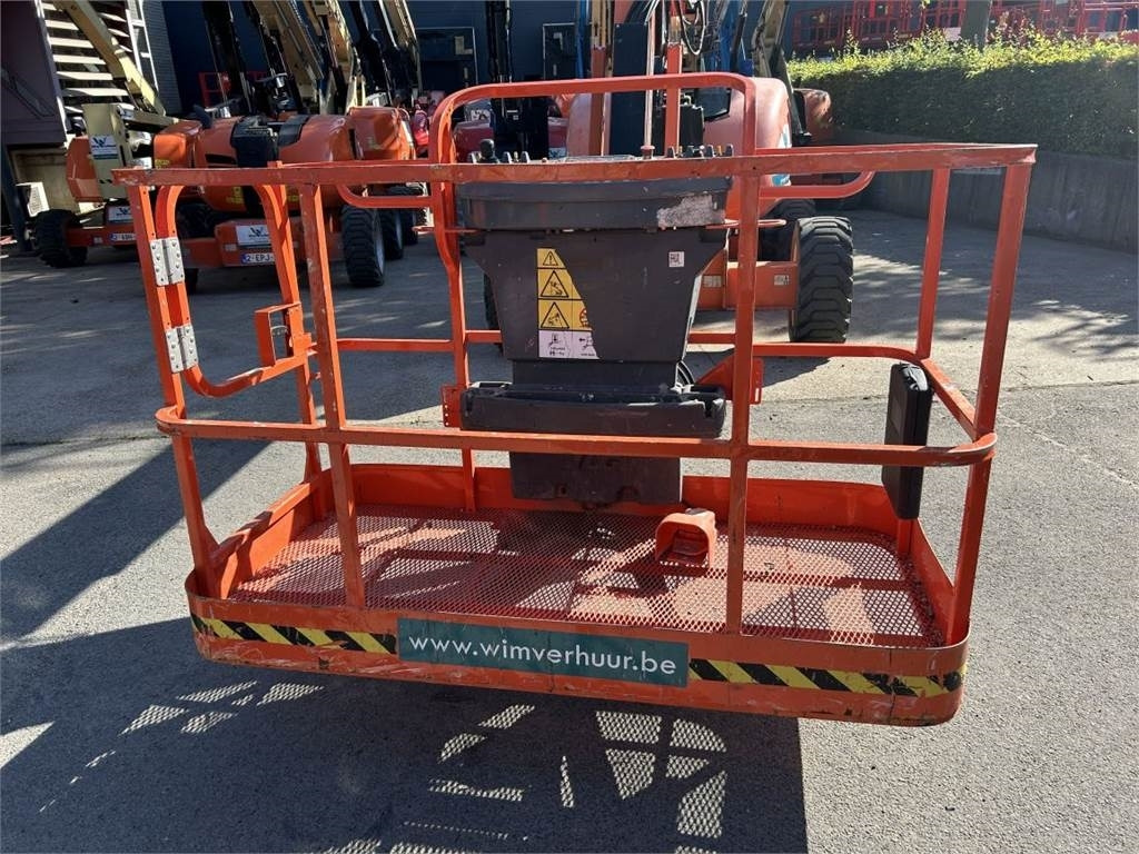 JLG 600 AJ (3218) - Személyemelő: 5 kép. JLG 600 AJ (3218) - Személyemelő: 5 kép.