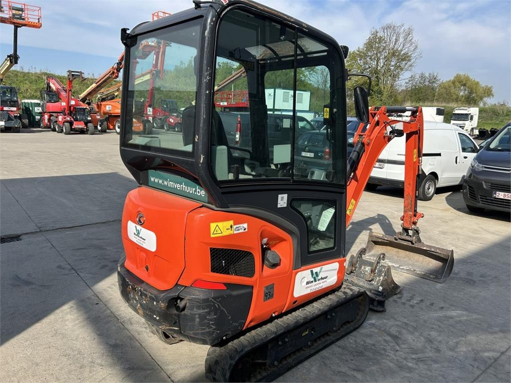 Kubota KX019-4 (8684) - Minikotró: 3 kép. Kubota KX019-4 (8684) - Minikotró: 3 kép.