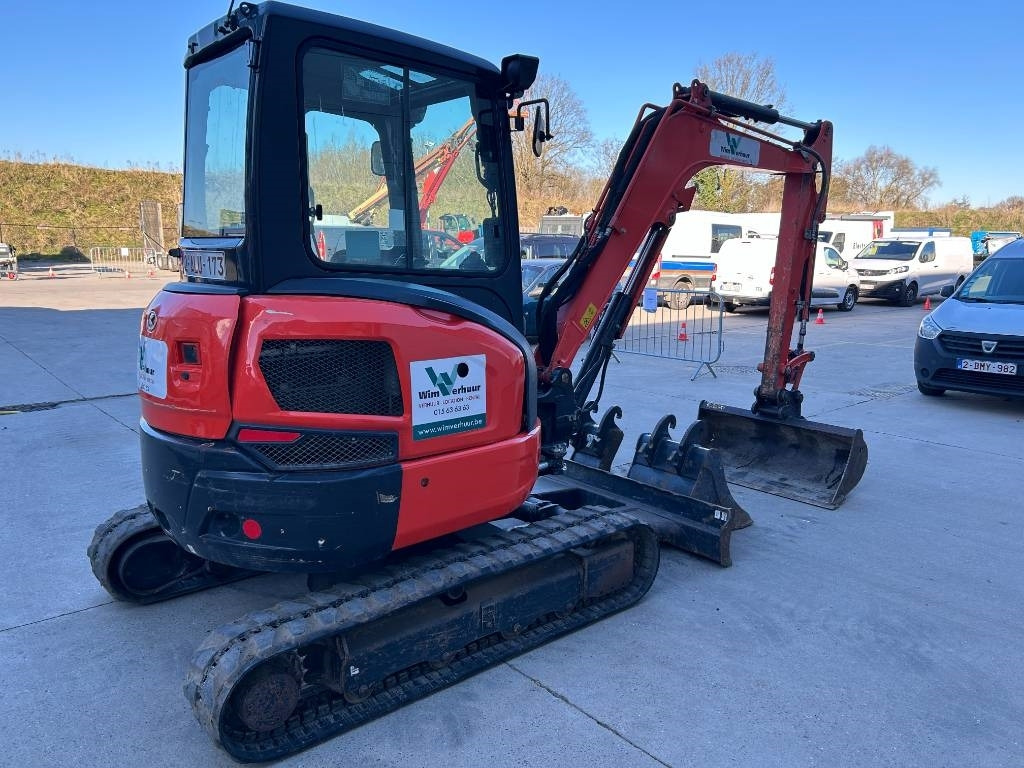 Kubota U 36-4 - Minikotró: 4 kép. Kubota U 36-4 - Minikotró: 4 kép.