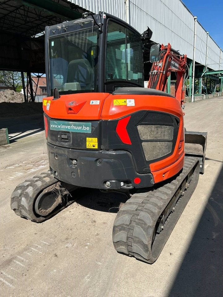 Kubota U 50 - Minikotró: 5 kép. Kubota U 50 - Minikotró: 5 kép.