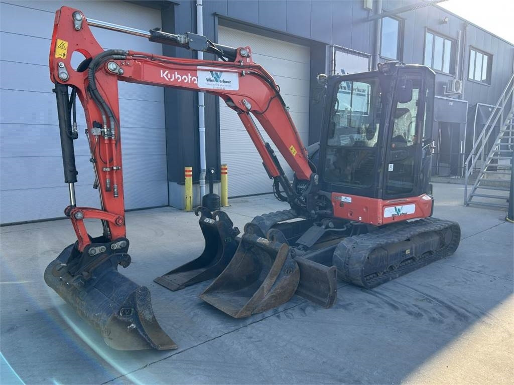 Kubota U50-5 (5016) - Minikotró: 3 kép. Kubota U50-5 (5016) - Minikotró: 3 kép.
