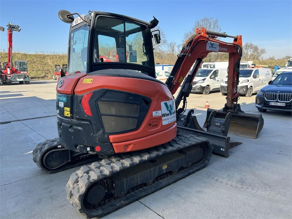 Kubota U50-5 (5016) - Minikotró: 2 kép. Kubota U50-5 (5016) - Minikotró: 2 kép.