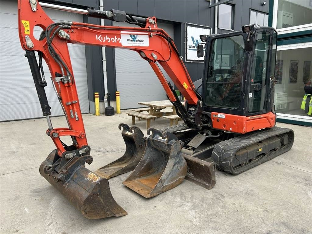 Kubota U50-5 (5024) - Minikotró: 4 kép. Kubota U50-5 (5024) - Minikotró: 4 kép.