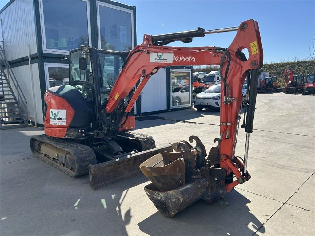 Kubota U50-5 (6970) - Minikotró: 2 kép. Kubota U50-5 (6970) - Minikotró: 2 kép.