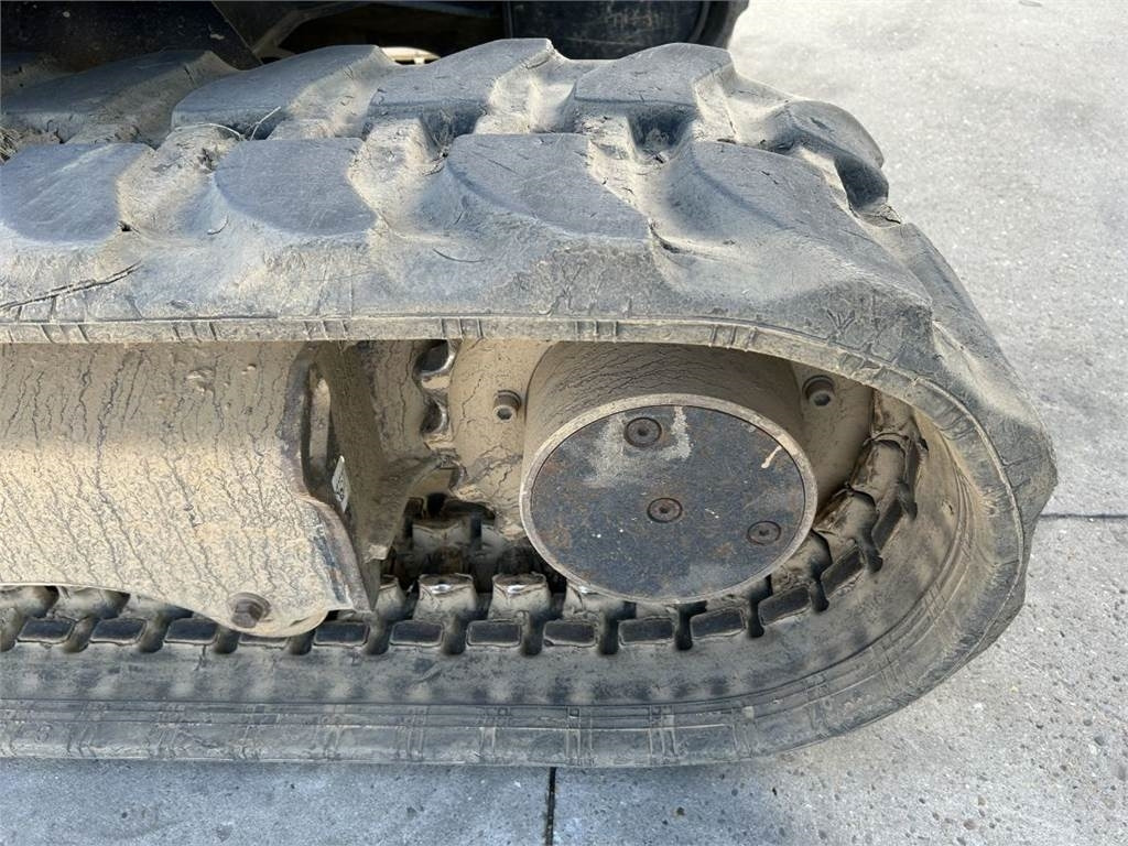 Kubota U50-5 (6970) - Minikotró: 5 kép. Kubota U50-5 (6970) - Minikotró: 5 kép.
