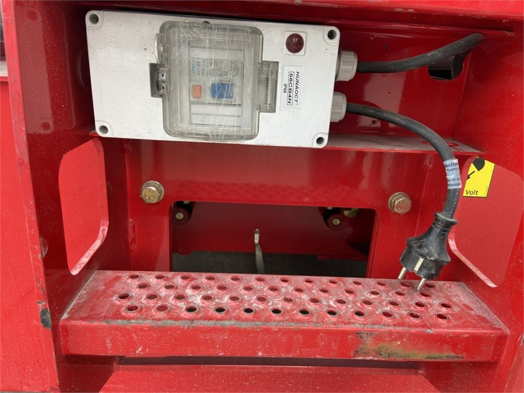 Magni ES1612ACP (7896) - Ollós emelő: 4 kép. Magni ES1612ACP (7896) - Ollós emelő: 4 kép.