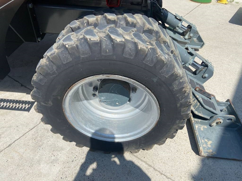 Wacker Neuson EW 100 - Gumikerekes kotró: 2 kép. Wacker Neuson EW 100 - Gumikerekes kotró: 2 kép.