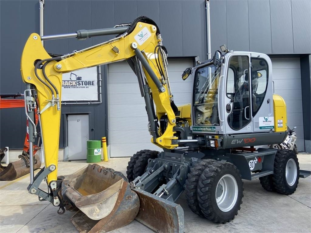 Wacker Neuson Neuson EW100 (6924) - Gumikerekes kotró: 1 kép. Wacker Neuson Neuson EW100 (6924) - Gumikerekes kotró: 1 kép.
