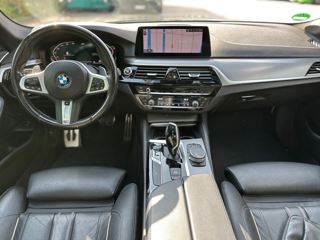 BMW M 540d xD Touring A*M Sport*HuD*20 Zoll*Pano*LED - Kombi: 3 kép. BMW M 540d xD Touring A*M Sport*HuD*20 Zoll*Pano*LED - Kombi: 3 kép.