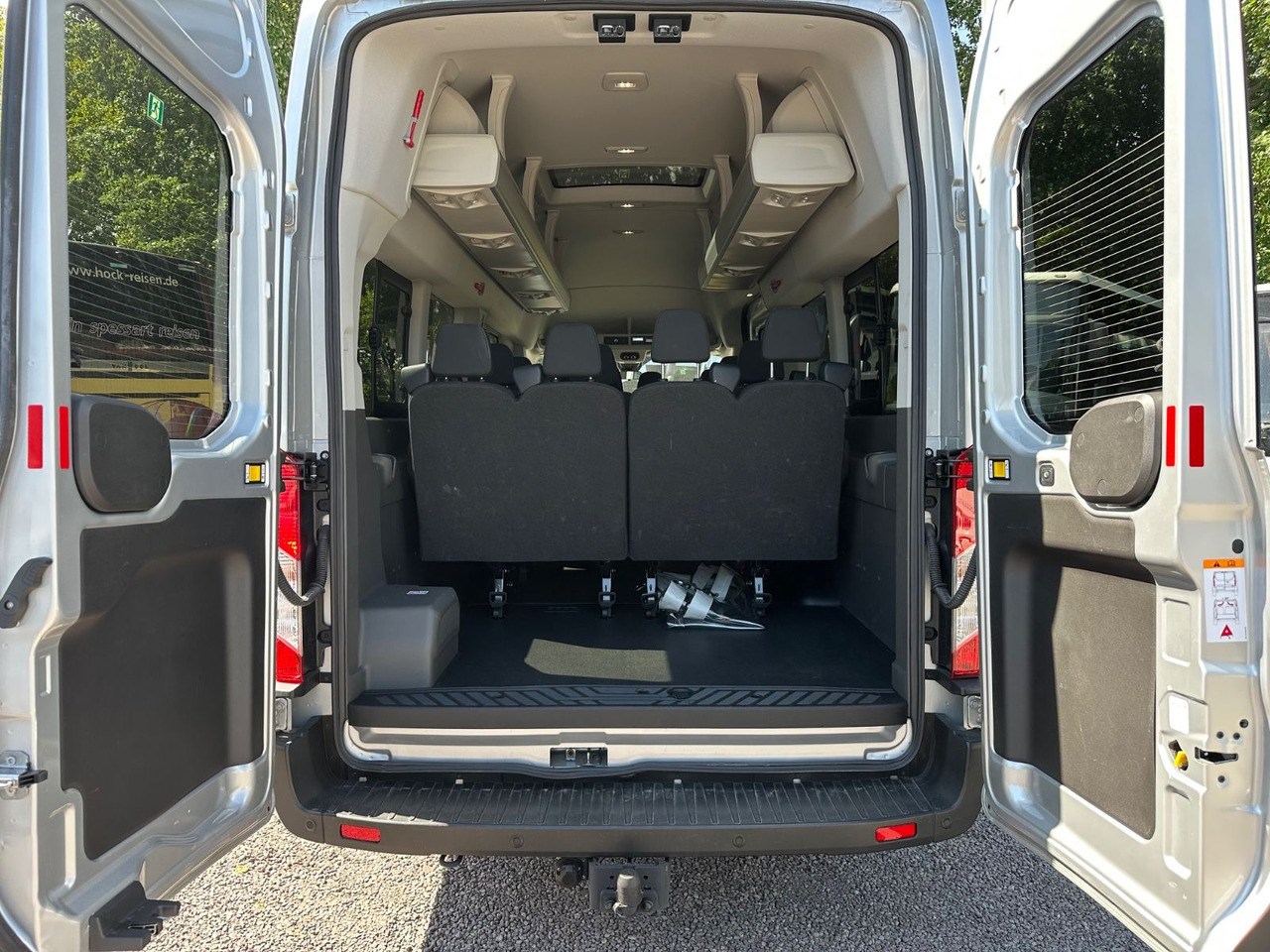 Ford Transit (Klima*PDC*Xenon*Kamera*28 tKm) - Minibusz, Kisbusz: 4 kép. Ford Transit (Klima*PDC*Xenon*Kamera*28 tKm) - Minibusz, Kisbusz: 4 kép.