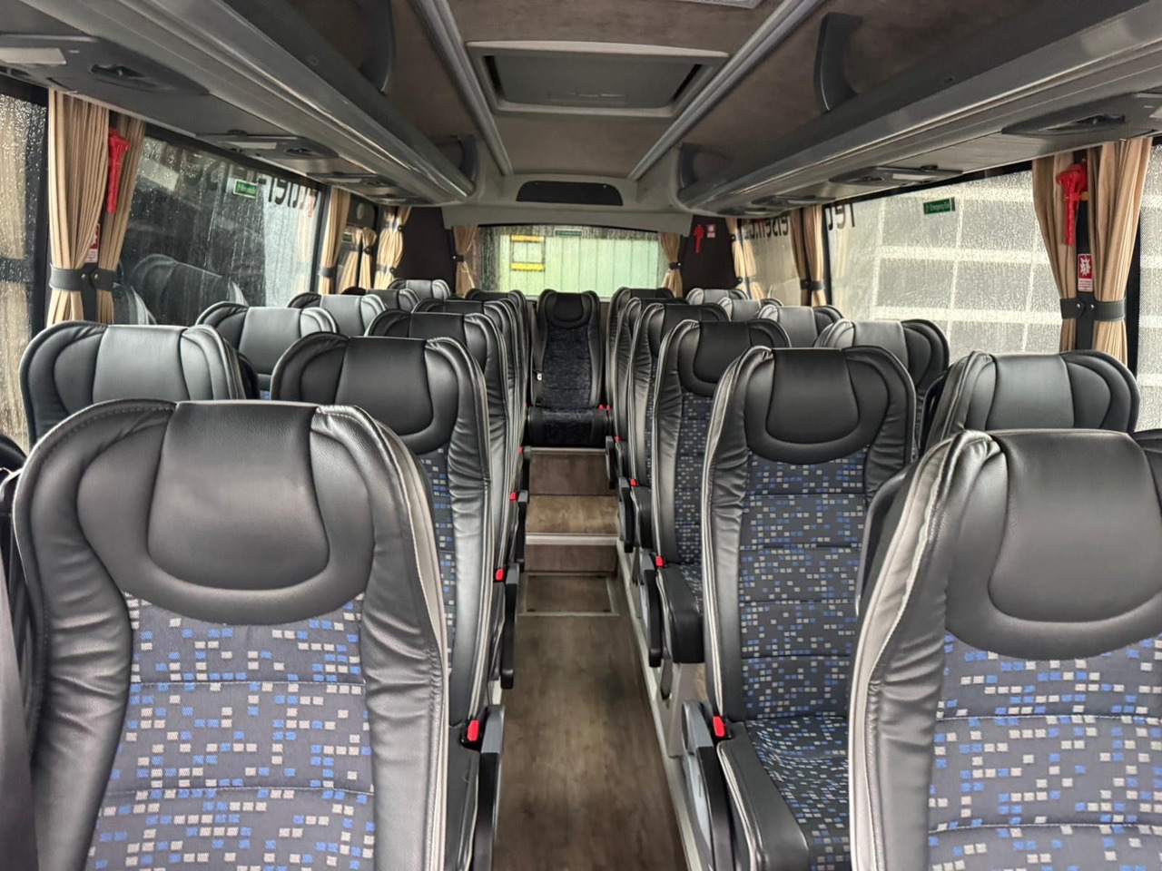 Iveco Atomic AN21 (wenig Km*7.2t) Rosero/ Rapido - Minibusz, Kisbusz: 5 kép. Iveco Atomic AN21 (wenig Km*7.2t) Rosero/ Rapido - Minibusz, Kisbusz: 5 kép.