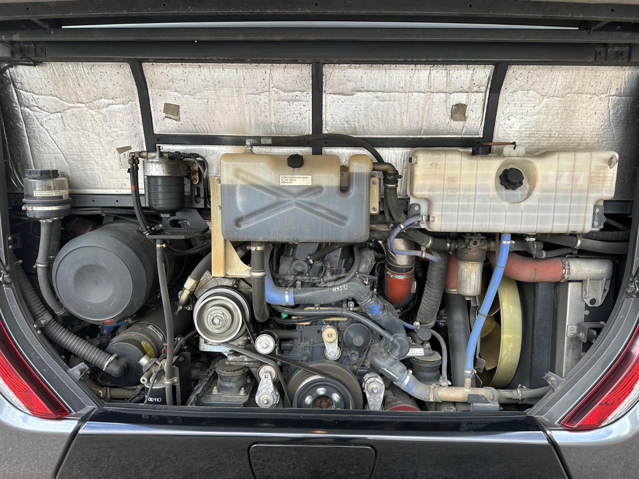 Iveco EVADYS H (55 Sitze*Schalt*176 tKm) - Minibusz, Kisbusz: 4 kép. Iveco EVADYS H (55 Sitze*Schalt*176 tKm) - Minibusz, Kisbusz: 4 kép.