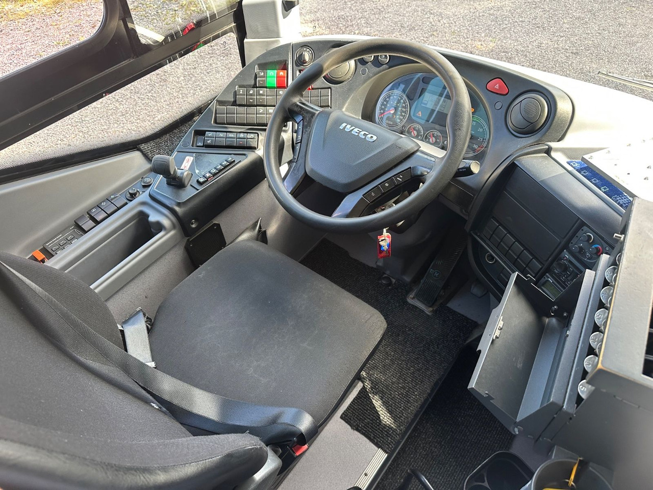 Iveco Irisbus Crossway LE (Klima*100 km/h*50 Sitz) - Városi busz: 4 kép. Iveco Irisbus Crossway LE (Klima*100 km/h*50 Sitz) - Városi busz: 4 kép.