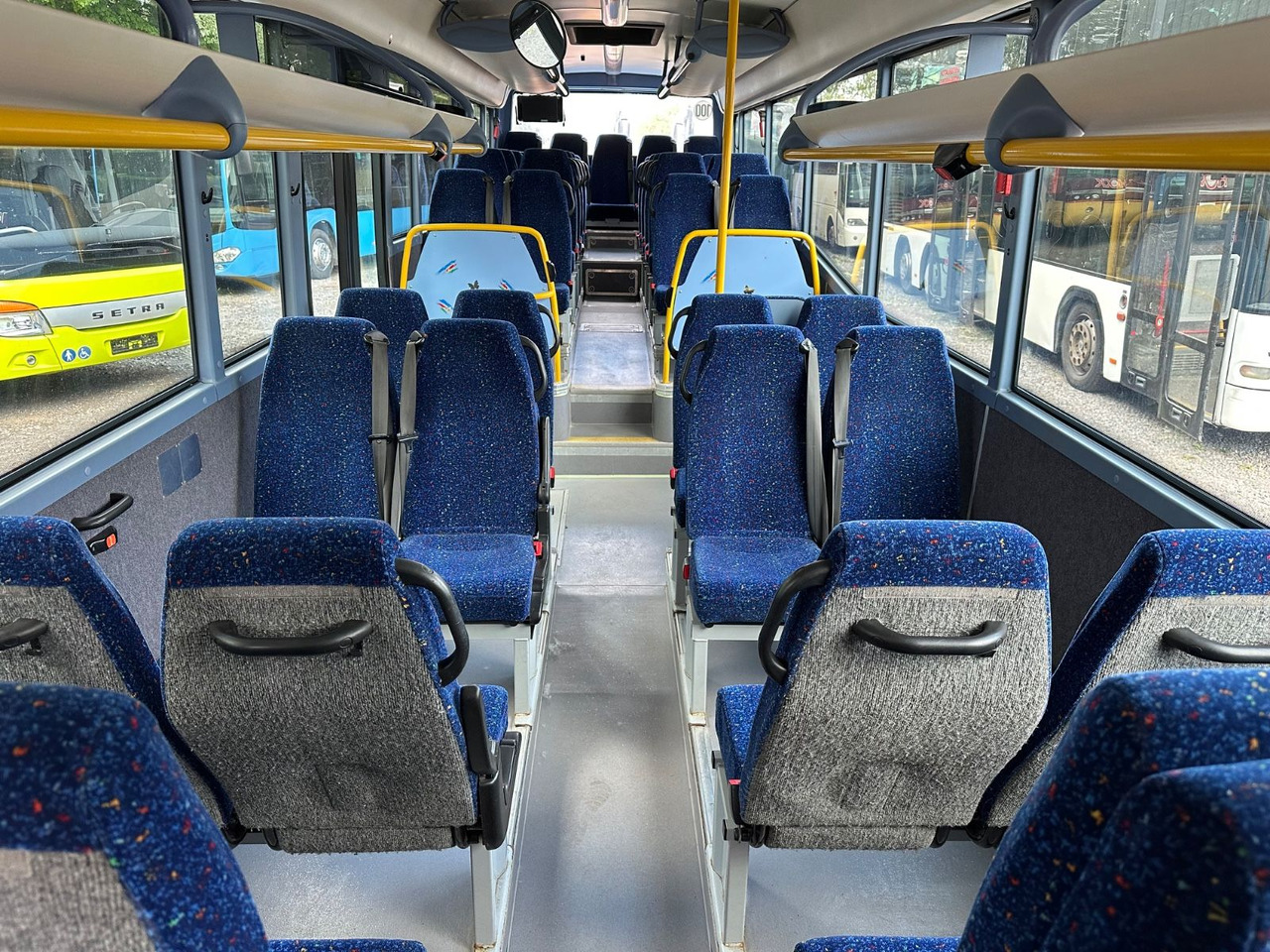 Iveco Irisbus Crossway LE SFR 162 *AC*100 km/h*Schalt - Városi busz: 5 kép. Iveco Irisbus Crossway LE SFR 162 *AC*100 km/h*Schalt - Városi busz: 5 kép.