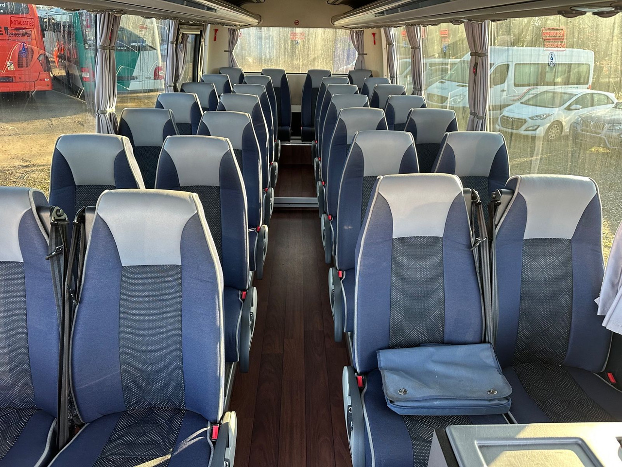 Iveco Maximo 70c18 (TOP*7.5t) Rosero/ Rapido - Minibusz, Kisbusz: 5 kép. Iveco Maximo 70c18 (TOP*7.5t) Rosero/ Rapido - Minibusz, Kisbusz: 5 kép.