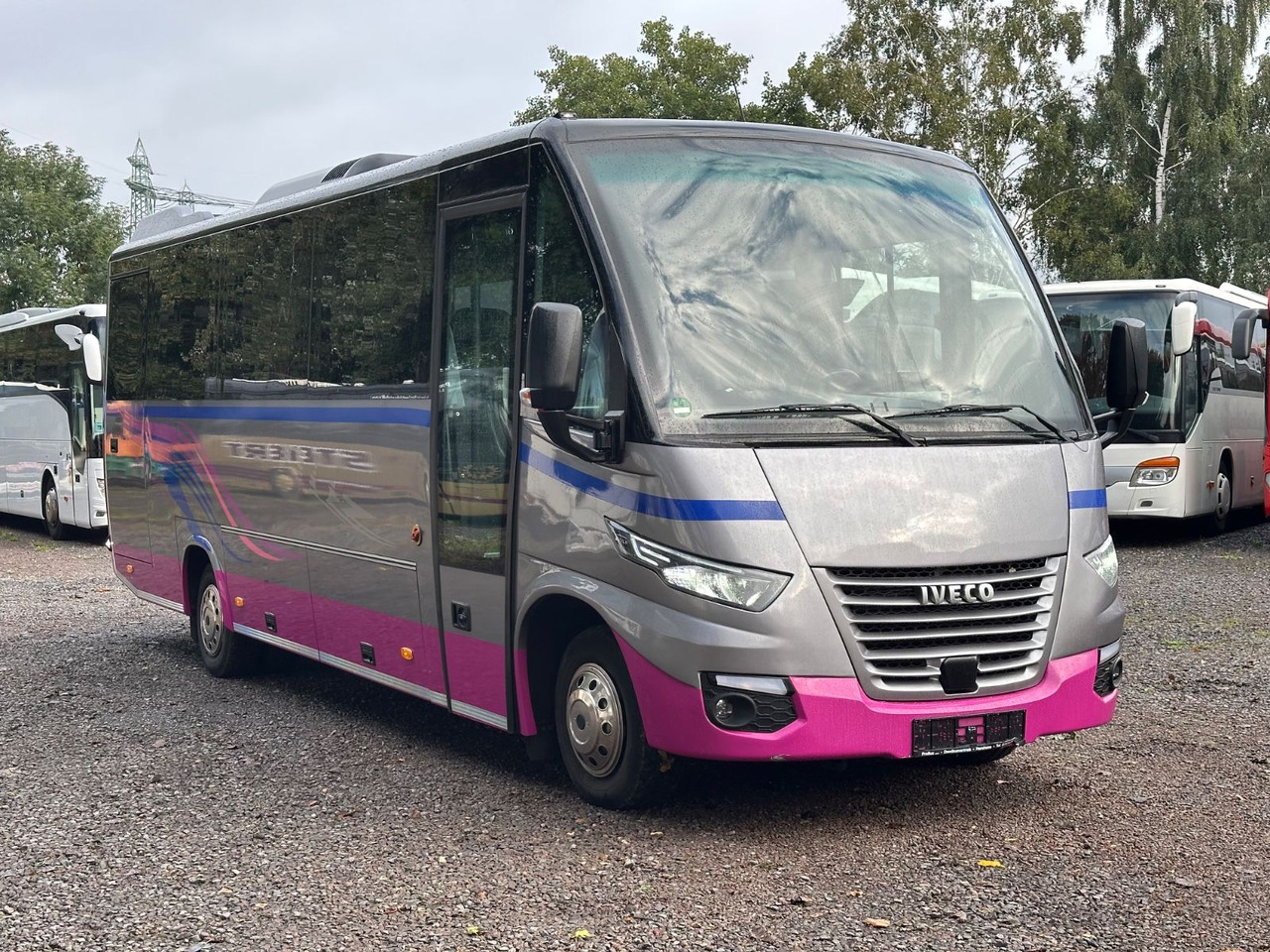 Iveco RAPIDO 70c21 (Garantie 06.2027*Motor neu 09.25) - Minibusz, Kisbusz: 2 kép. Iveco RAPIDO 70c21 (Garantie 06.2027*Motor neu 09.25) - Minibusz, Kisbusz: 2 kép.