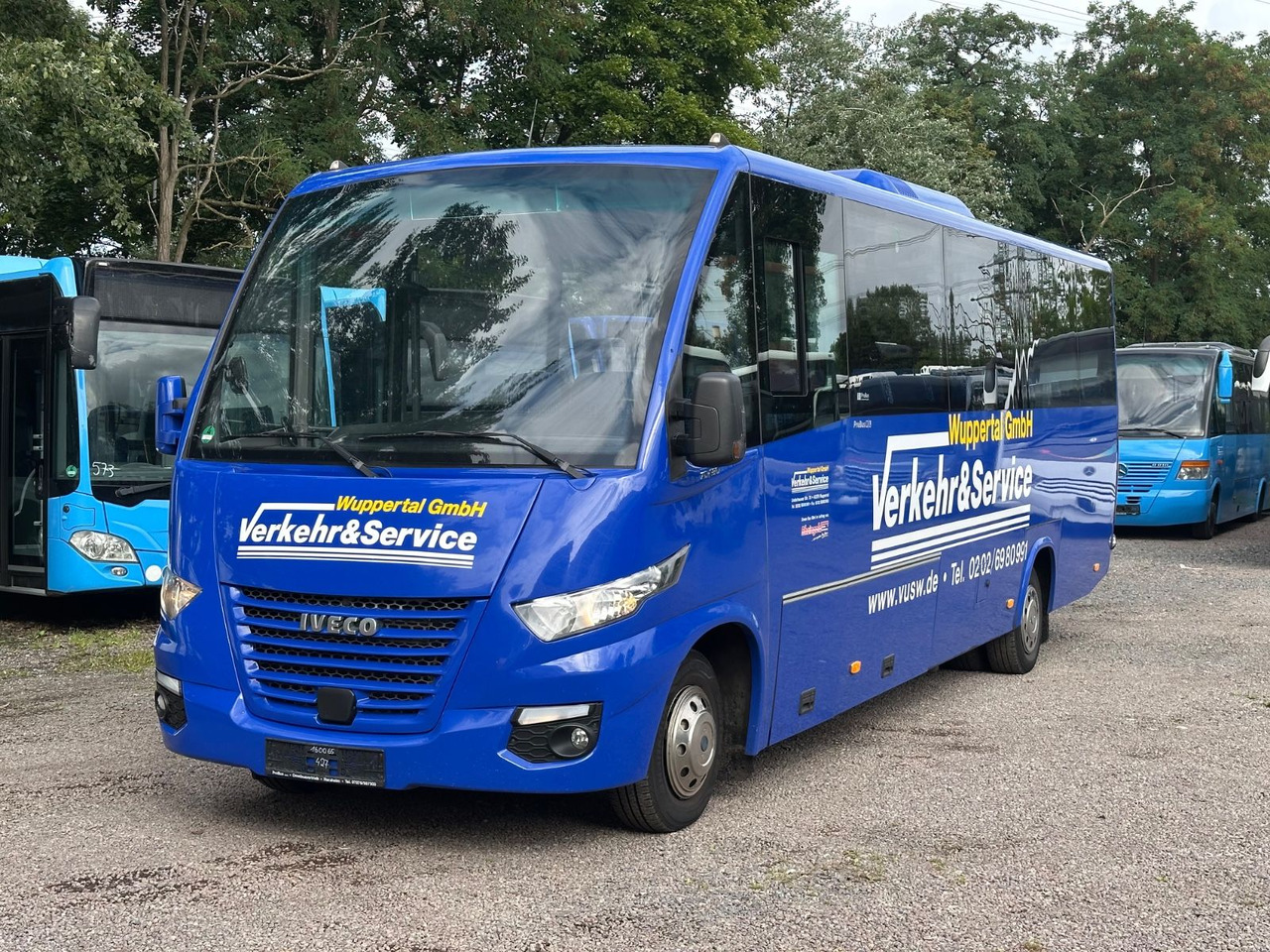 Iveco Rapido 70C18 (wenig Km*7.2t*33 Sitze) Rosero - Minibusz, Kisbusz: 2 kép. Iveco Rapido 70C18 (wenig Km*7.2t*33 Sitze) Rosero - Minibusz, Kisbusz: 2 kép.