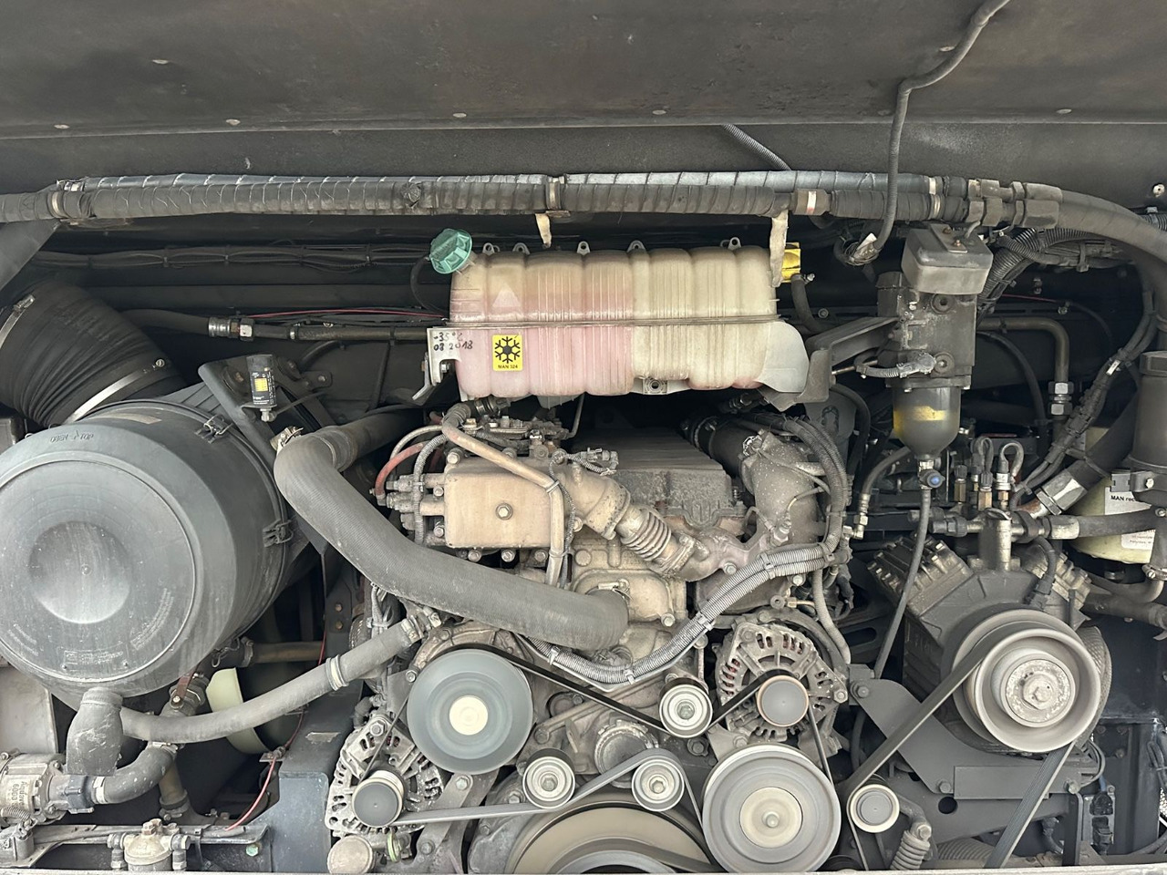 MAN R08 Lions Coach L (wenig Km*Behinderten gerecht) MAN R08 Lions Coach L (wenig Km*Behinderten gerecht) - Távolsági busz: 4 kép. MAN R08 Lions Coach L (wenig Km*Behinderten gerecht) MAN R08 Lions Coach L (wenig Km*Behinderten gerecht) - Távolsági busz: 4 kép.