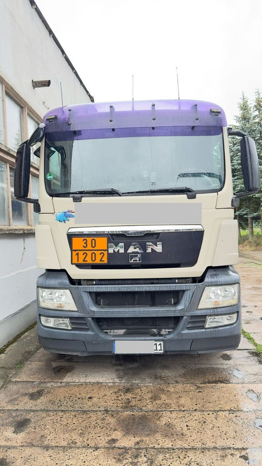 MAN TGS 18.440 4X2 BL A3 (Oben+Untenbefüllung) - Tartályos teherautó: 5 kép. MAN TGS 18.440 4X2 BL A3 (Oben+Untenbefüllung) - Tartályos teherautó: 5 kép.
