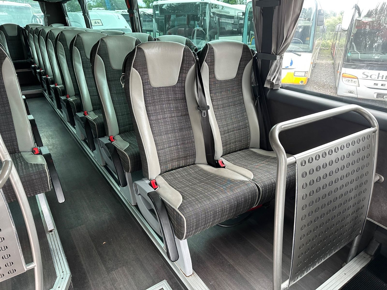 Mercedes-Benz Atego Unvi (DE*Klima*35 Sitze) O350 K/ Tourino - Minibusz, Kisbusz: 5 kép. Mercedes-Benz Atego Unvi (DE*Klima*35 Sitze) O350 K/ Tourino - Minibusz, Kisbusz: 5 kép.