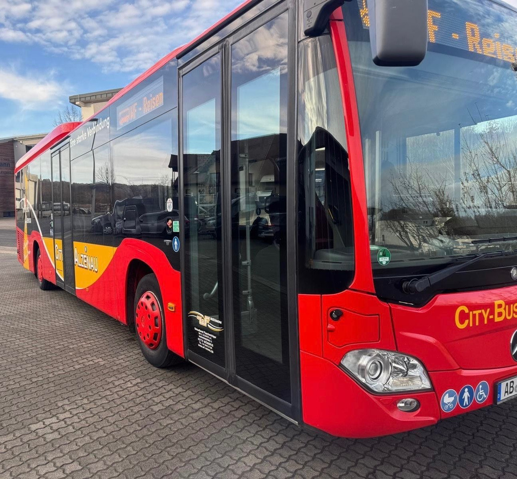 Mercedes-Benz O 530 C2 Citaro LE 260KW*Klimaanlage*Hybrid - Városi busz: 1 kép. Mercedes-Benz O 530 C2 Citaro LE 260KW*Klimaanlage*Hybrid - Városi busz: 1 kép.