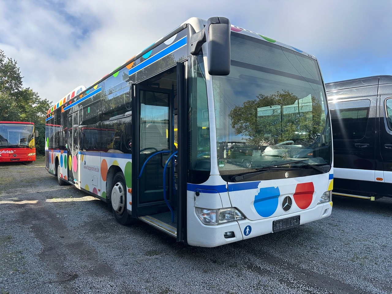 Mercedes-Benz O 530 Citaro LE (Euro 5, Klima) - Városi busz: 1 kép. Mercedes-Benz O 530 Citaro LE (Euro 5, Klima) - Városi busz: 1 kép.