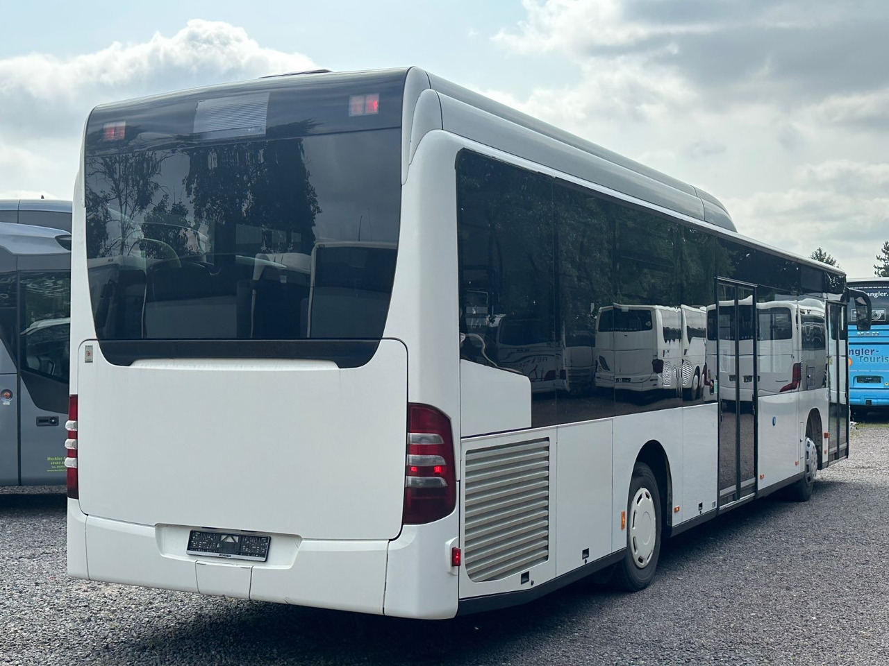Mercedes-Benz O 530 Citaro LE (Klima*TÜV 01.2026) - Városi busz: 2 kép. Mercedes-Benz O 530 Citaro LE (Klima*TÜV 01.2026) - Városi busz: 2 kép.