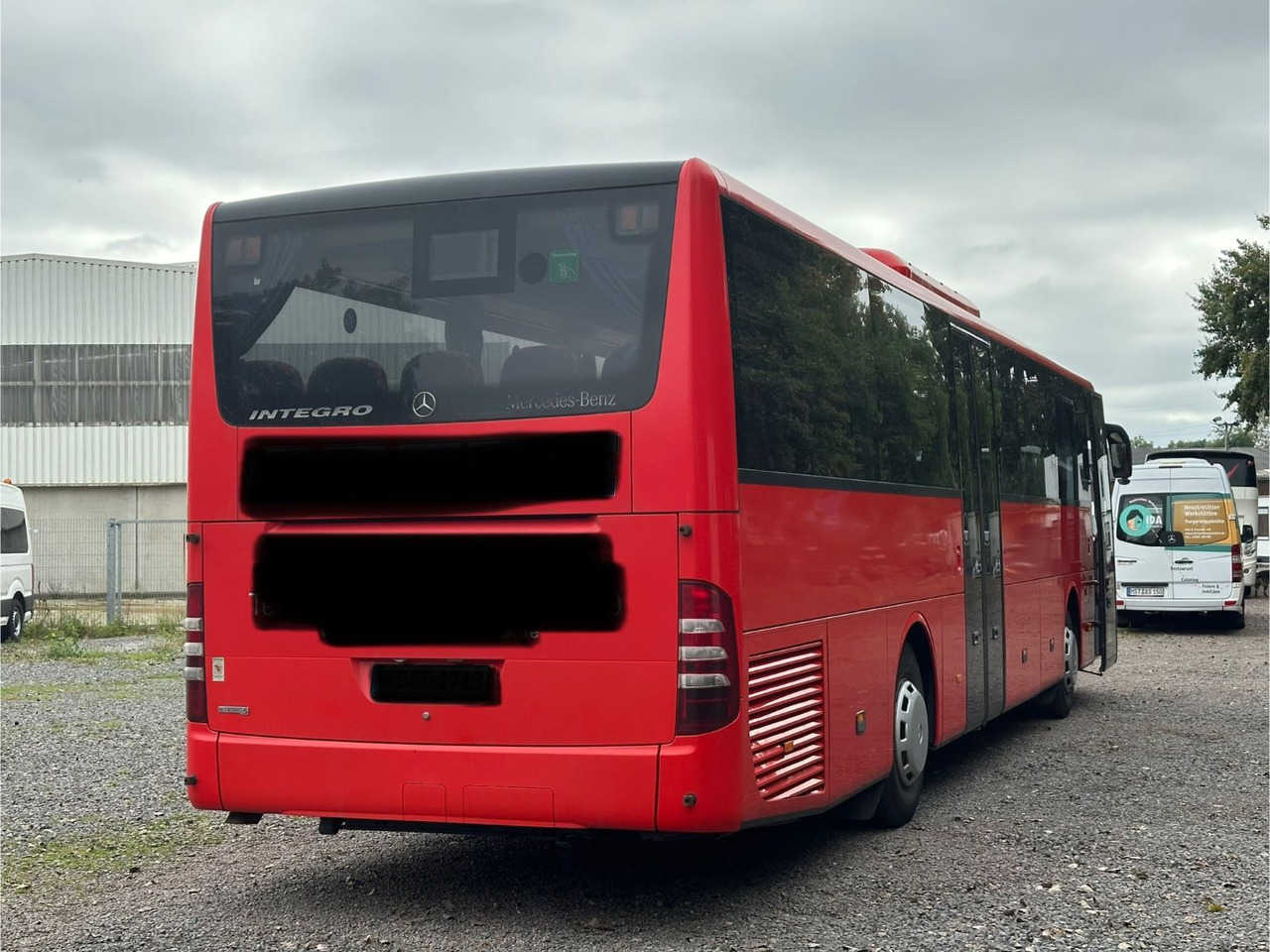 Mercedes-Benz O550 Integro (58 Sitze*Klima) - Helyközi busz: 3 kép. Mercedes-Benz O550 Integro (58 Sitze*Klima) - Helyközi busz: 3 kép.