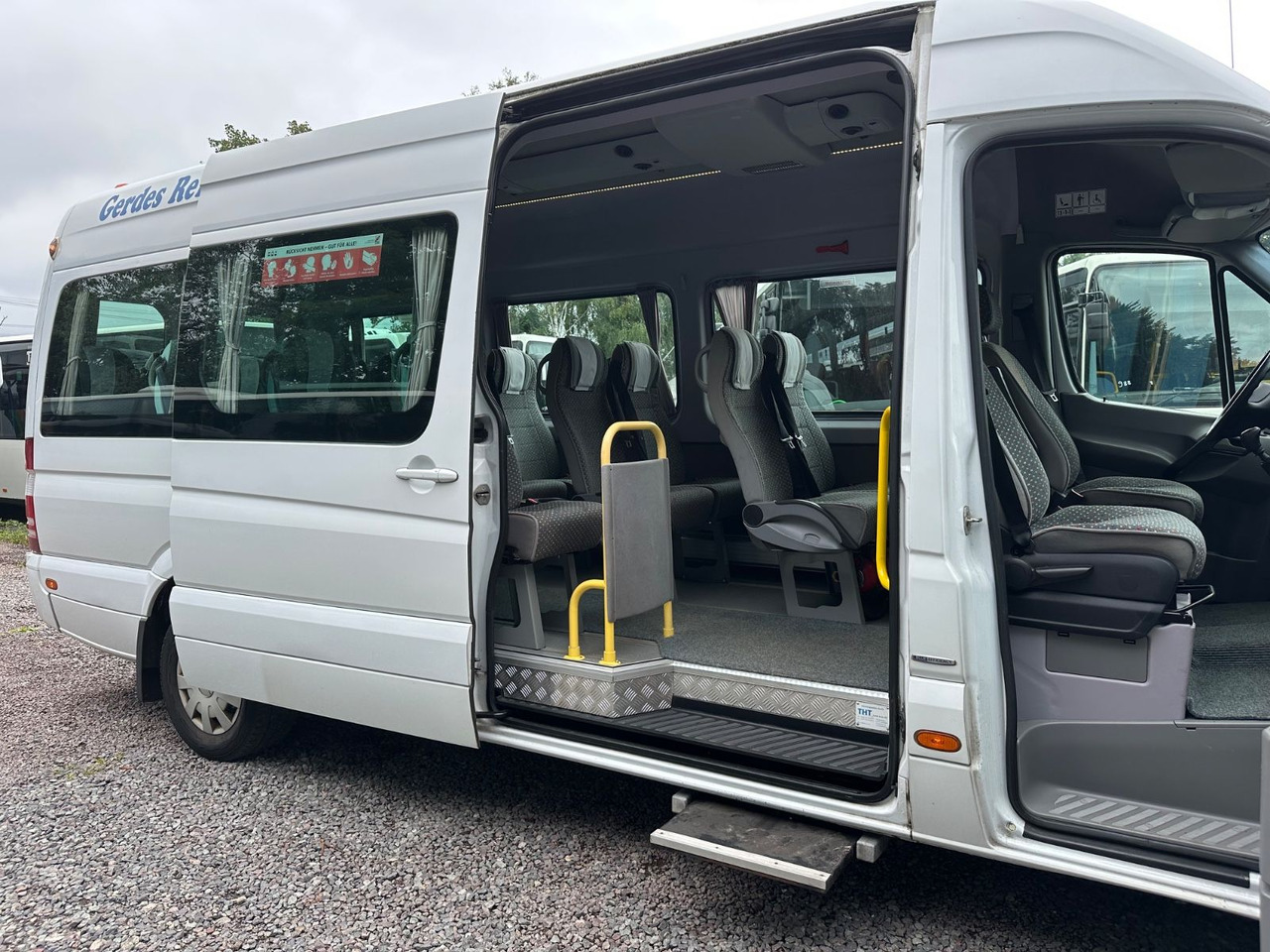 Mercedes-Benz Sprinter 316 CDi (17Sitze*DE*AC*Reise) - Minibusz, Kisbusz: 3 kép. Mercedes-Benz Sprinter 316 CDi (17Sitze*DE*AC*Reise) - Minibusz, Kisbusz: 3 kép.
