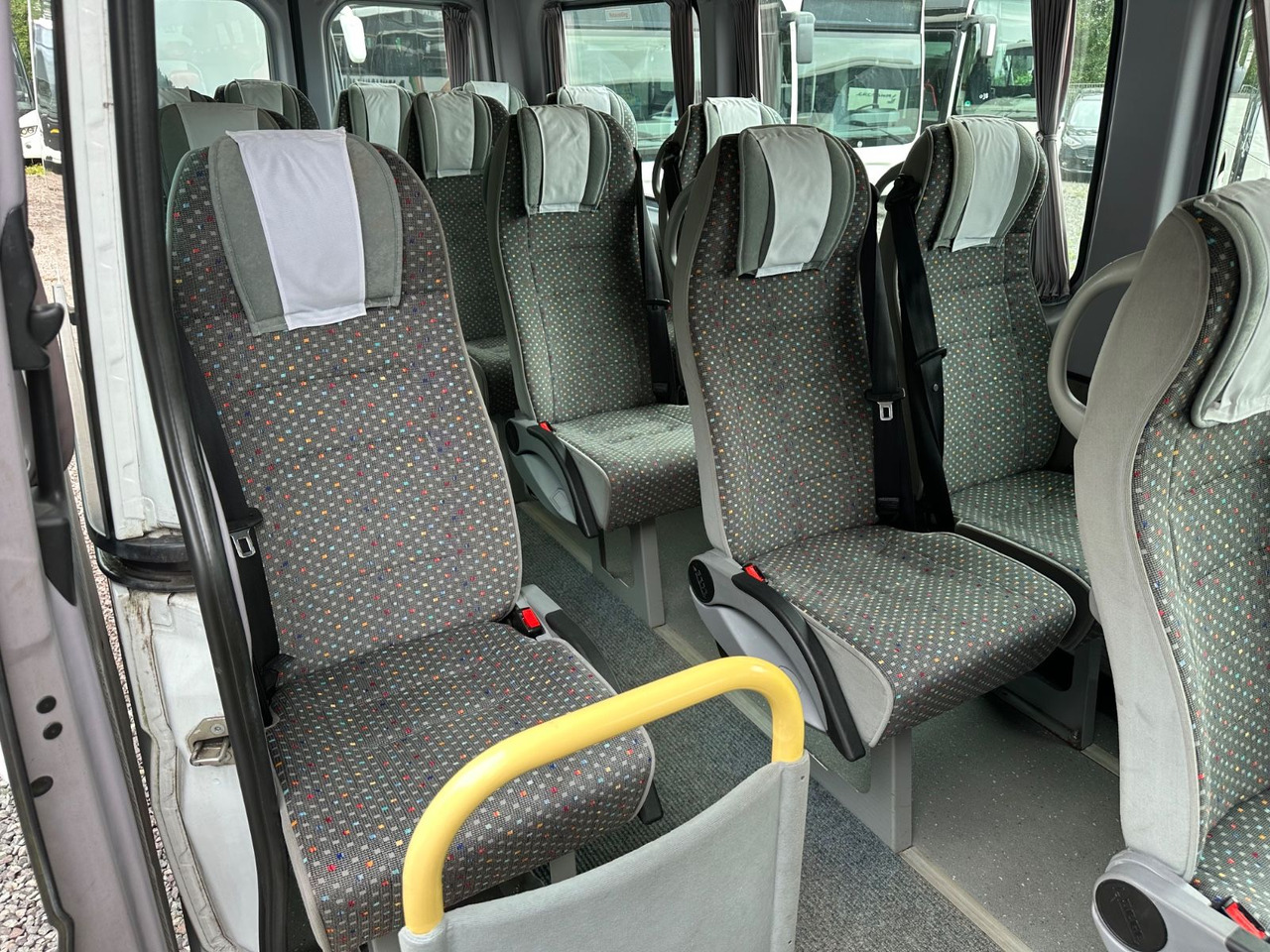 Mercedes-Benz Sprinter 316 CDi (17Sitze*DE*AC*Reise) - Minibusz, Kisbusz: 5 kép. Mercedes-Benz Sprinter 316 CDi (17Sitze*DE*AC*Reise) - Minibusz, Kisbusz: 5 kép.