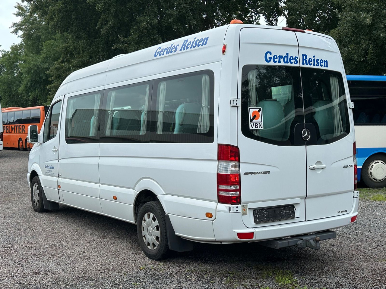 Mercedes-Benz Sprinter 316 CDi (17Sitze*DE*AC*Reise) - Minibusz, Kisbusz: 2 kép. Mercedes-Benz Sprinter 316 CDi (17Sitze*DE*AC*Reise) - Minibusz, Kisbusz: 2 kép.
