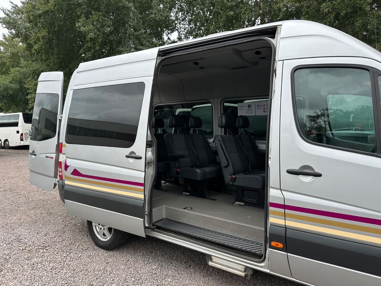 Mercedes-Benz Sprinter 316 CDi (DE*Klima*3,5t) - Minibusz, Kisbusz: 3 kép. Mercedes-Benz Sprinter 316 CDi (DE*Klima*3,5t) - Minibusz, Kisbusz: 3 kép.
