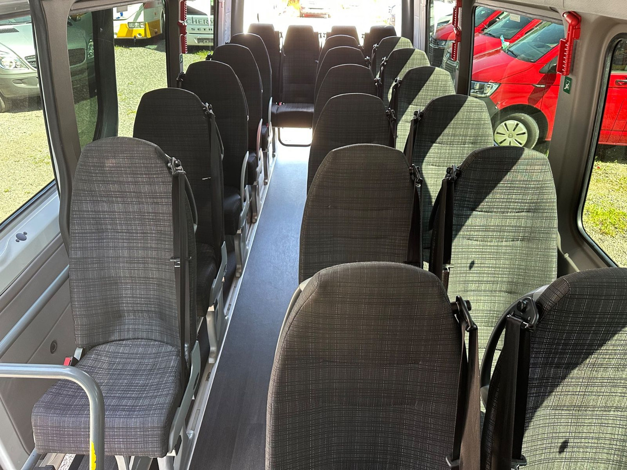 Mercedes-Benz Sprinter 516 CDi 45LL (DE*Klima*23 Sitze) - Minibusz, Kisbusz: 4 kép. Mercedes-Benz Sprinter 516 CDi 45LL (DE*Klima*23 Sitze) - Minibusz, Kisbusz: 4 kép.