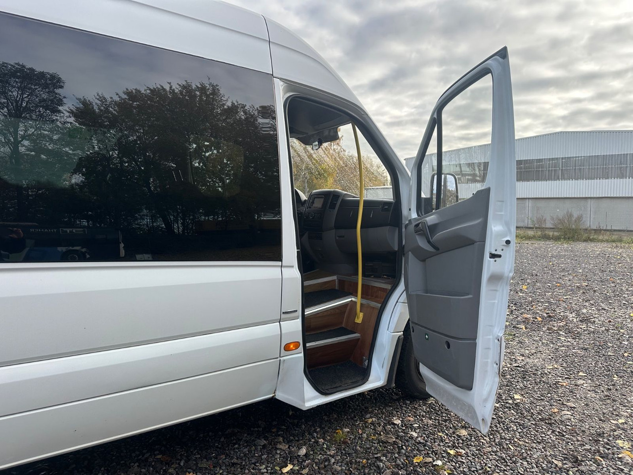 Mercedes-Benz Sprinter 516 CDi (DE*Klima*23 Reisesitze) - Minibusz, Kisbusz: 3 kép. Mercedes-Benz Sprinter 516 CDi (DE*Klima*23 Reisesitze) - Minibusz, Kisbusz: 3 kép.