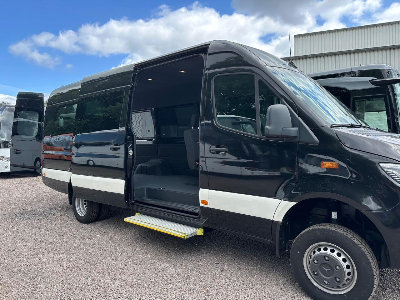 Minibusz, Kisbusz Mercedes-Benz Sprinter 519 CDi 4x4 H+L 360° Cam.*Navi*253.4 Km: 10 kép. Minibusz, Kisbusz Mercedes-Benz Sprinter 519 CDi 4x4 H+L 360° Cam.*Navi*253.4 Km: 10 kép.