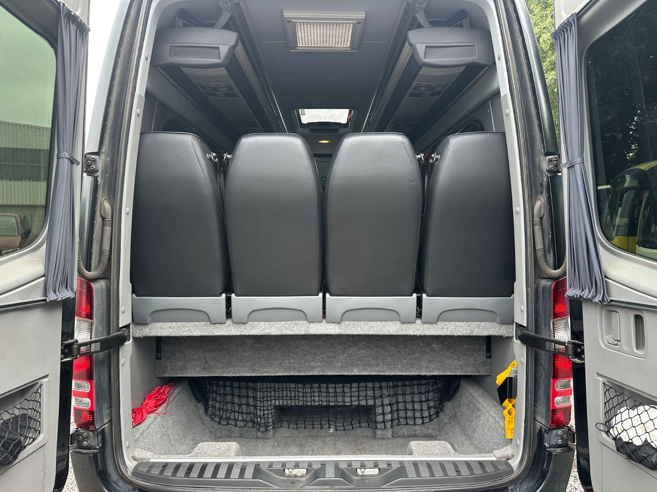 Mercedes-Benz Sprinter 519 CDi (Euro 6*Leder Sitze) - Minibusz, Kisbusz: 4 kép. Mercedes-Benz Sprinter 519 CDi (Euro 6*Leder Sitze) - Minibusz, Kisbusz: 4 kép.