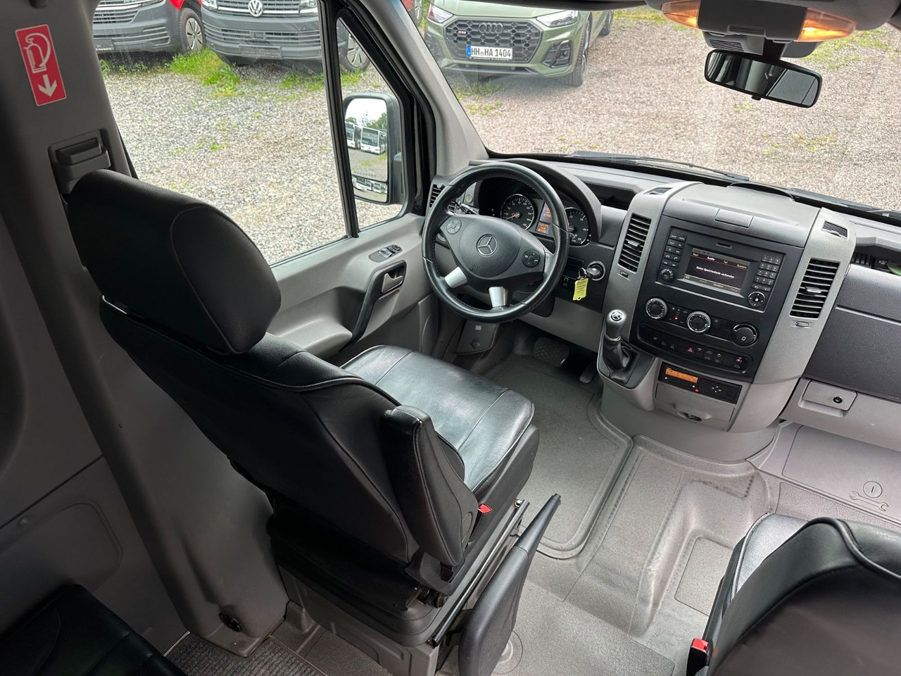 Mercedes-Benz Sprinter 519 CDi (Euro 6*Leder Sitze) - Minibusz, Kisbusz: 4 kép. Mercedes-Benz Sprinter 519 CDi (Euro 6*Leder Sitze) - Minibusz, Kisbusz: 4 kép.